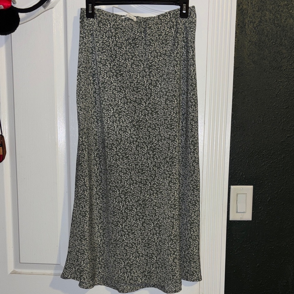 BE COOL Monochrome Floral Maxi Skirt